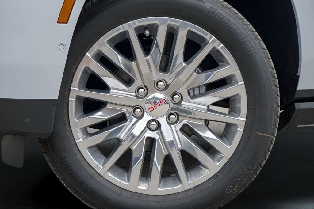 2026 GMC Yukon XL Denali - Photo 2