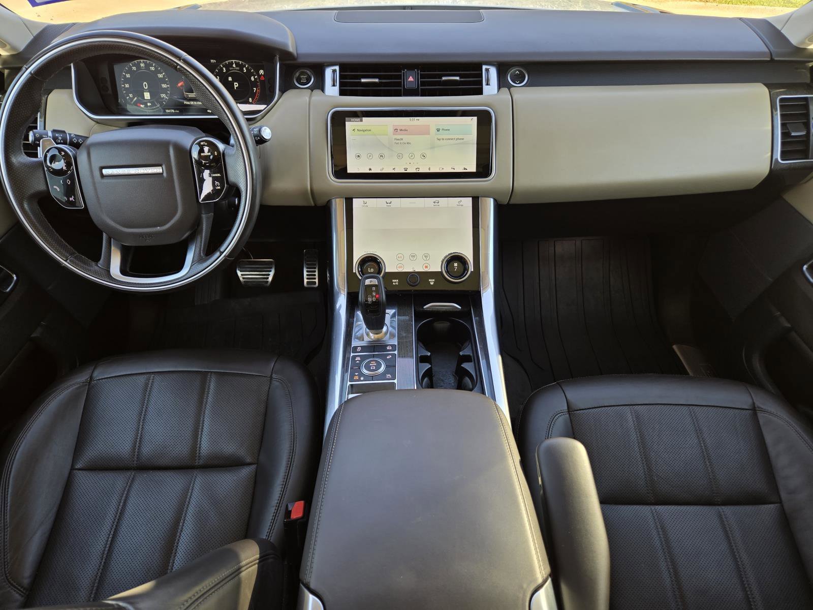 Used 2019 Fuji White Land Rover Dynamic image 31