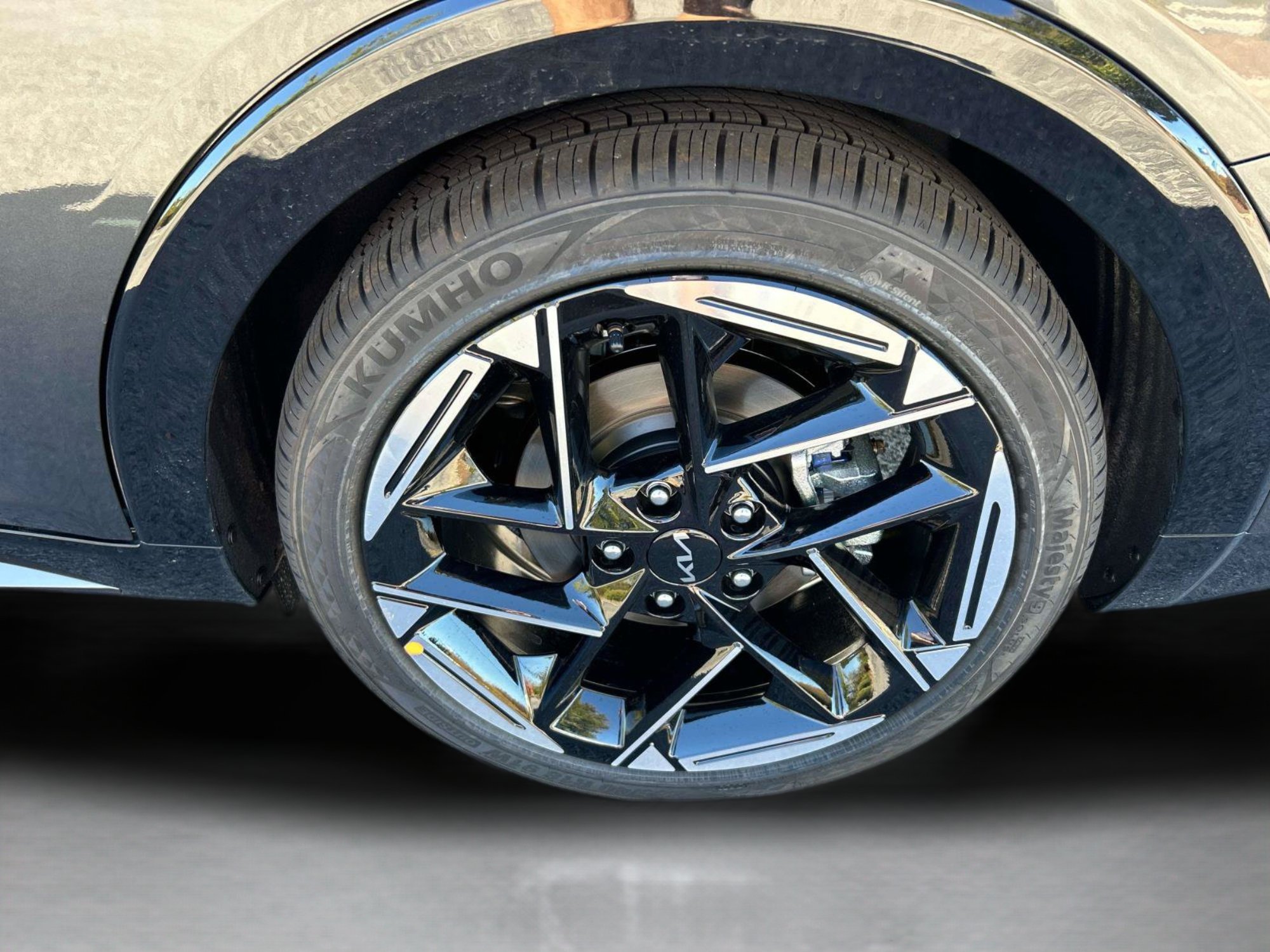 New 2027 Interstellar Gray Kia GT-Line image 11