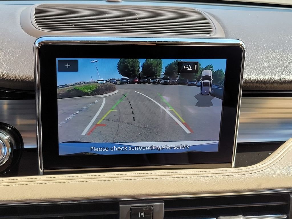 Used 2020 White Lincoln Standard image 19