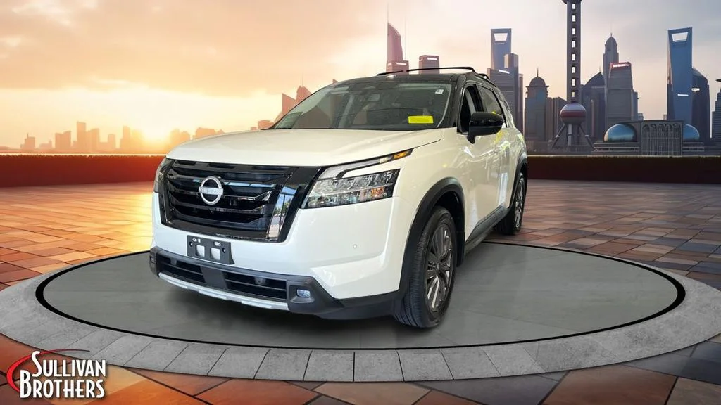 Used 2024 White Nissan SL image 1