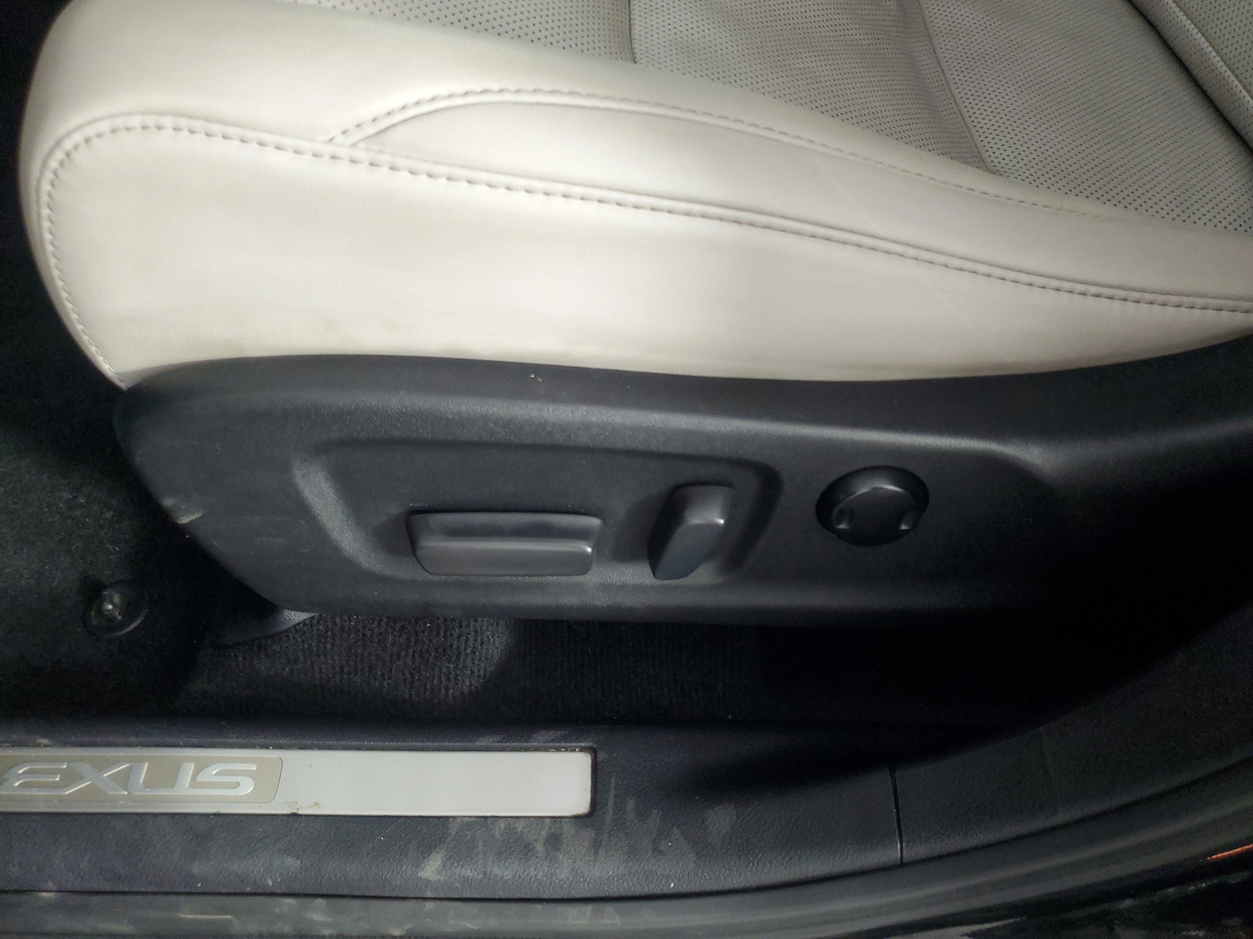 Used 2020 Caviar Lexus RX 350 image 30