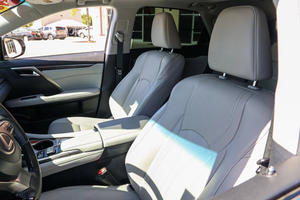 Used 2017 White Lexus 450h image 15