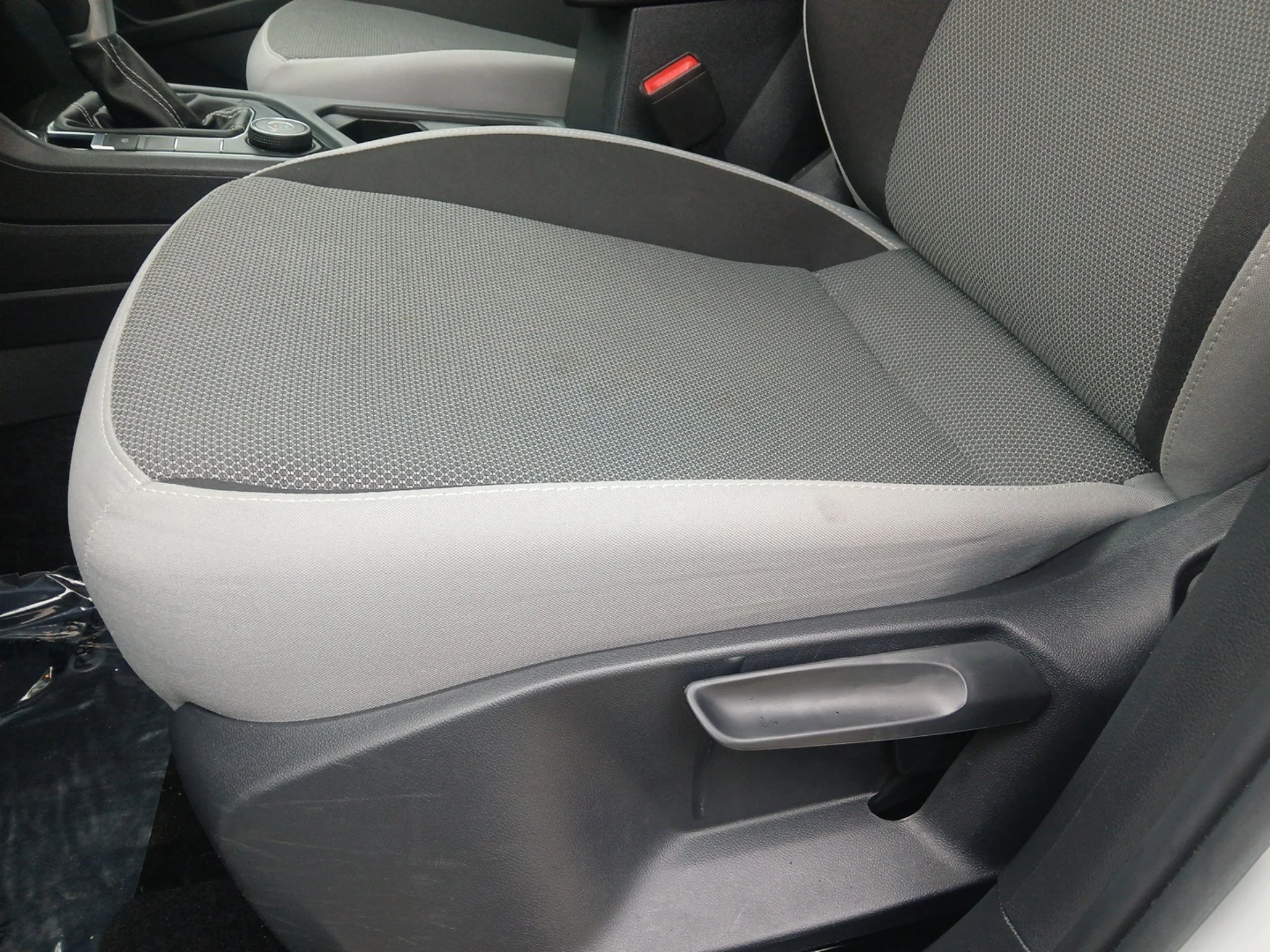Certified Used 2023  Volkswagen S image 19