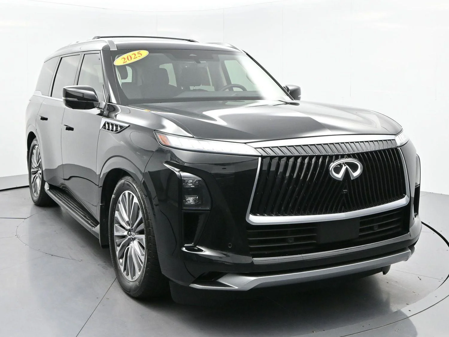 Used 2025 Black Obsidian INFINITI LUXE image 2