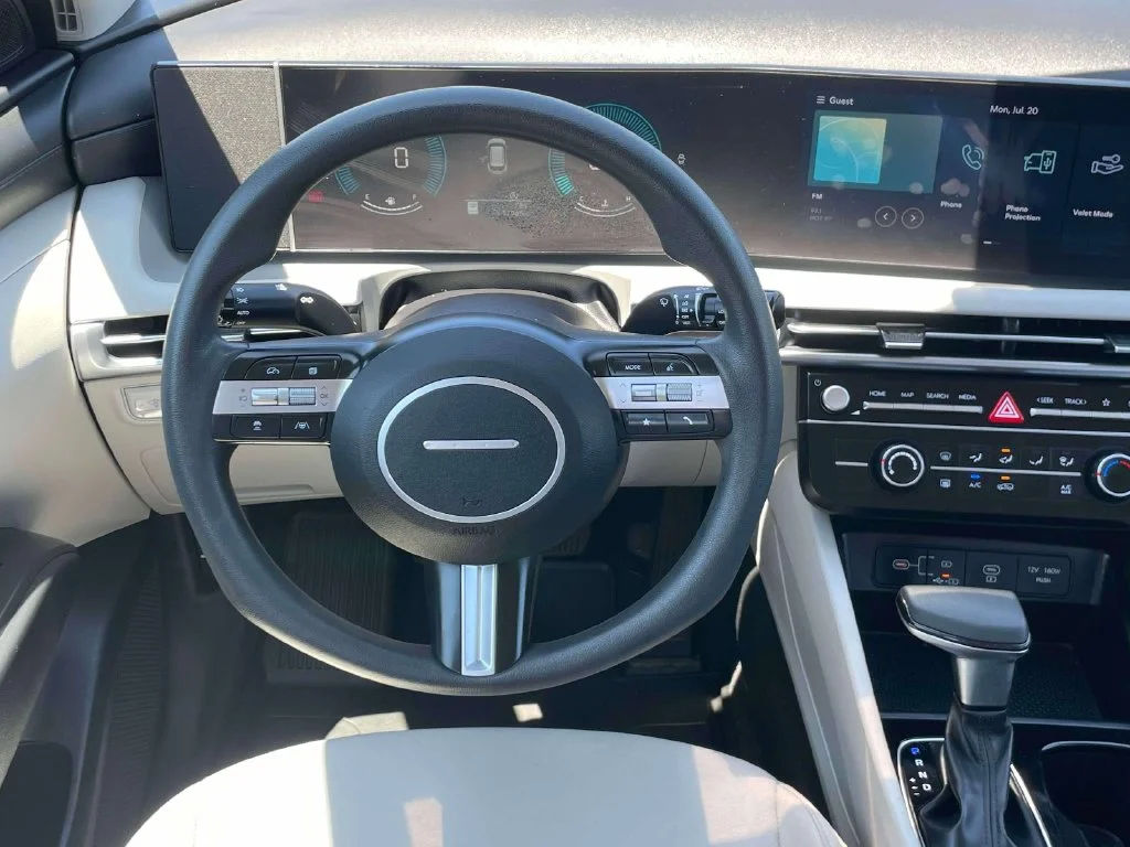 Certified Used 2025 Green Hyundai SE image 14