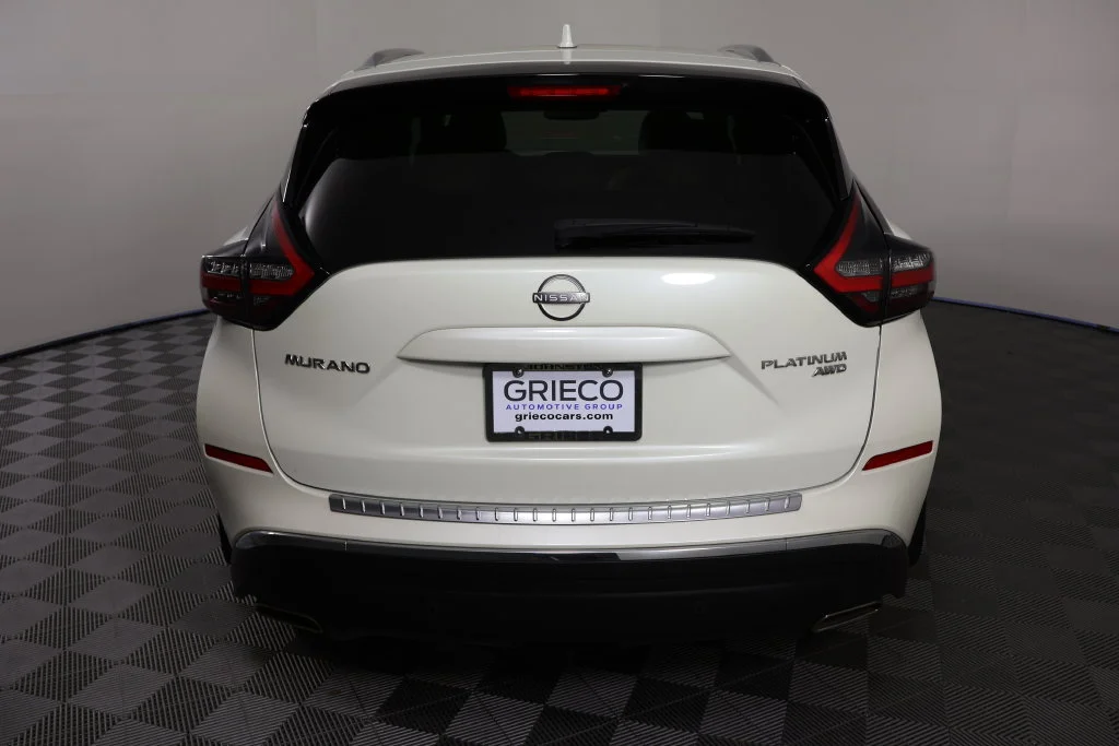 Used 2023 Pearl White Nissan Platinum image 7