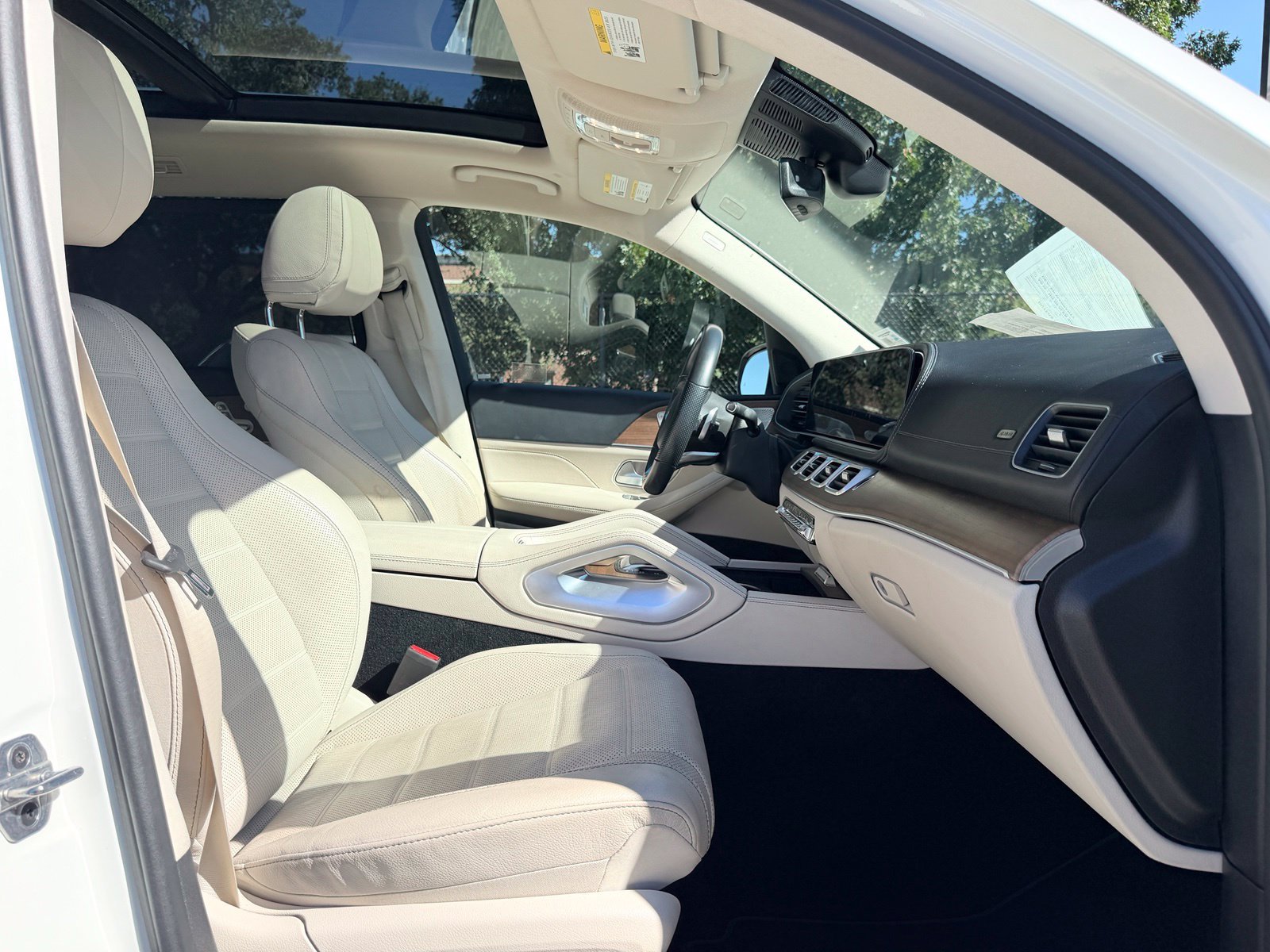Certified Used 2023 MANUFAKTUR Diamond White Metallic Mercedes-Benz GLS 450 image 14