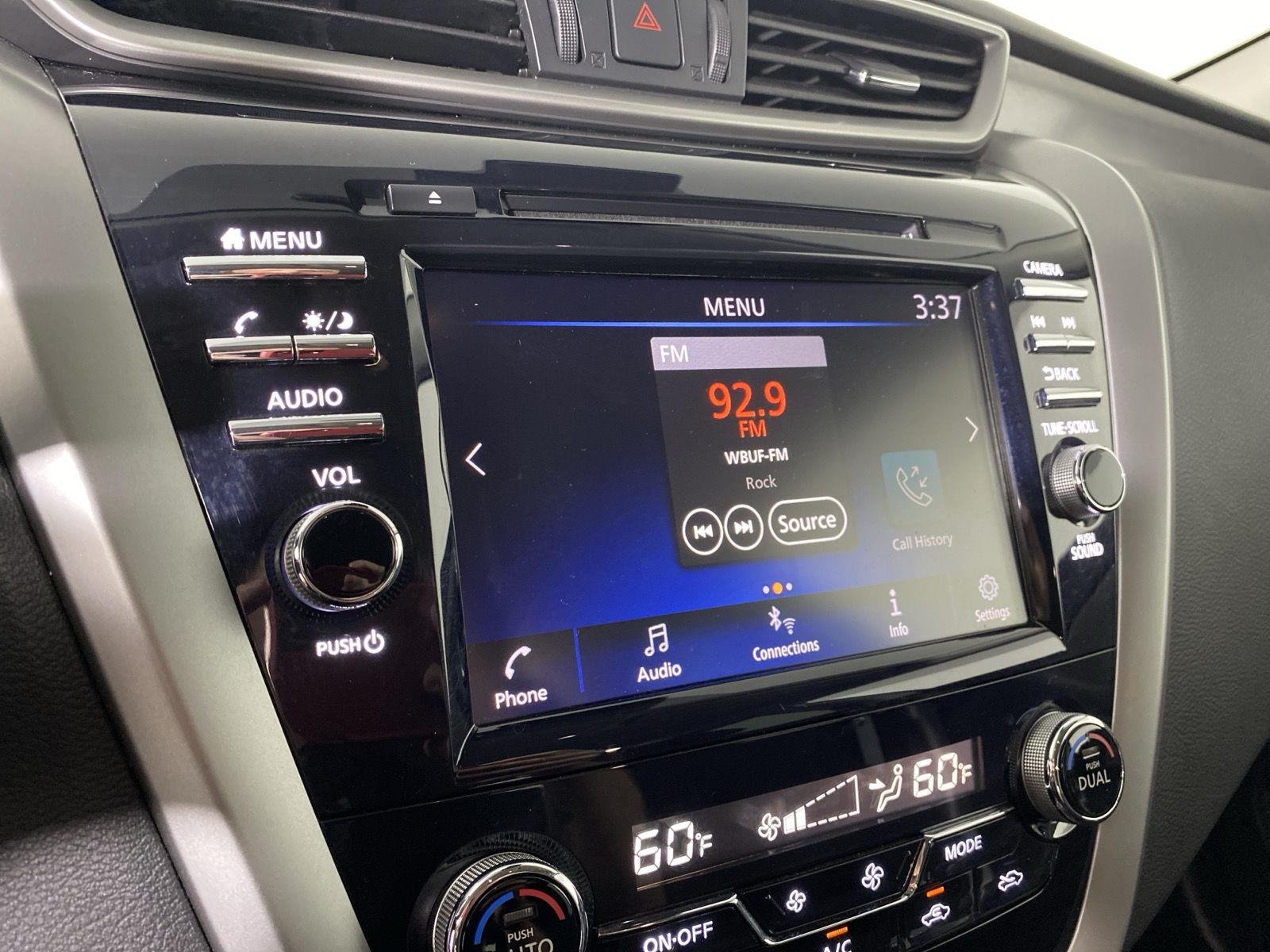 Used 2022 Deep Blue Pearl Nissan S image 18
