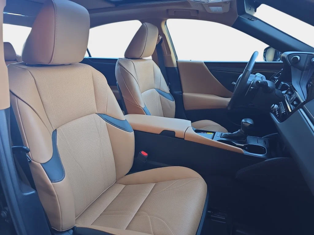 Used 2024 Black Lexus 350 Luxury image 12