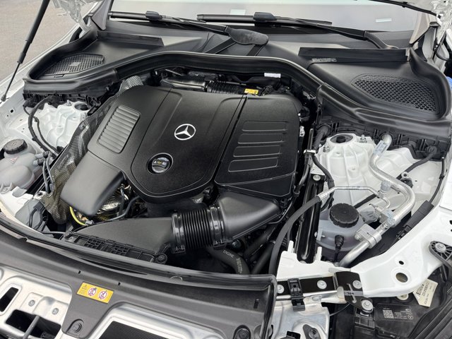 Certified Used 2025 Polar White Mercedes-Benz GLC 300 image 5