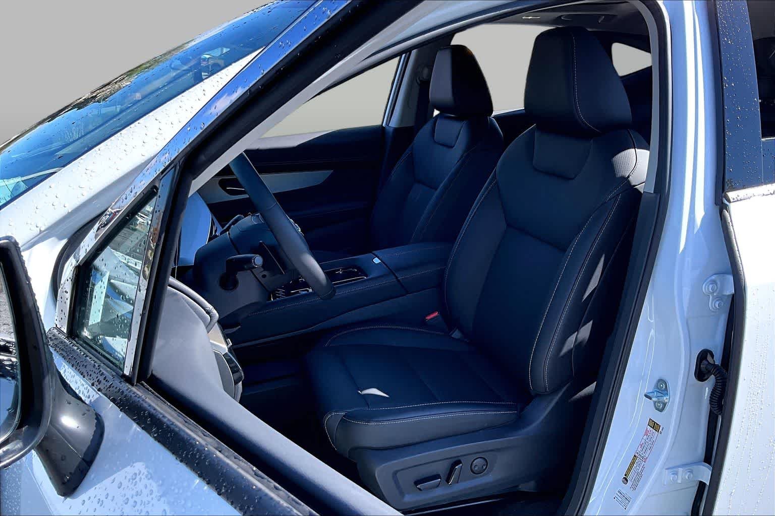 New 2026 Everest White Pearl Tricoat Nissan SL image 9