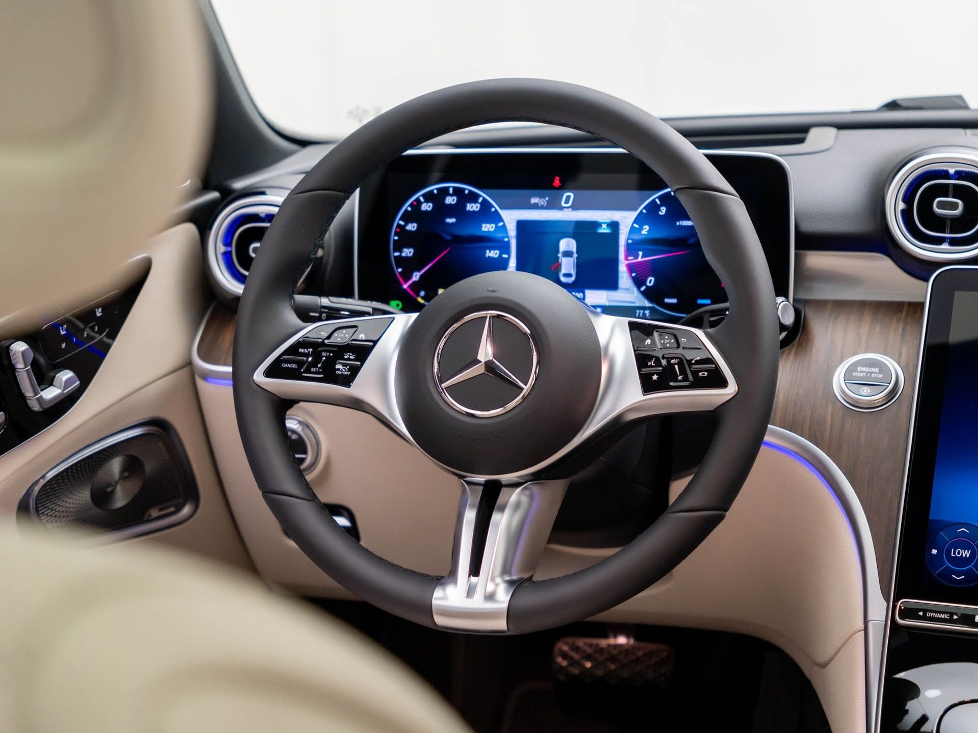 New 2026 MANUFAKTUR Moonlight White Metallic Mercedes-Benz C 300 image 11