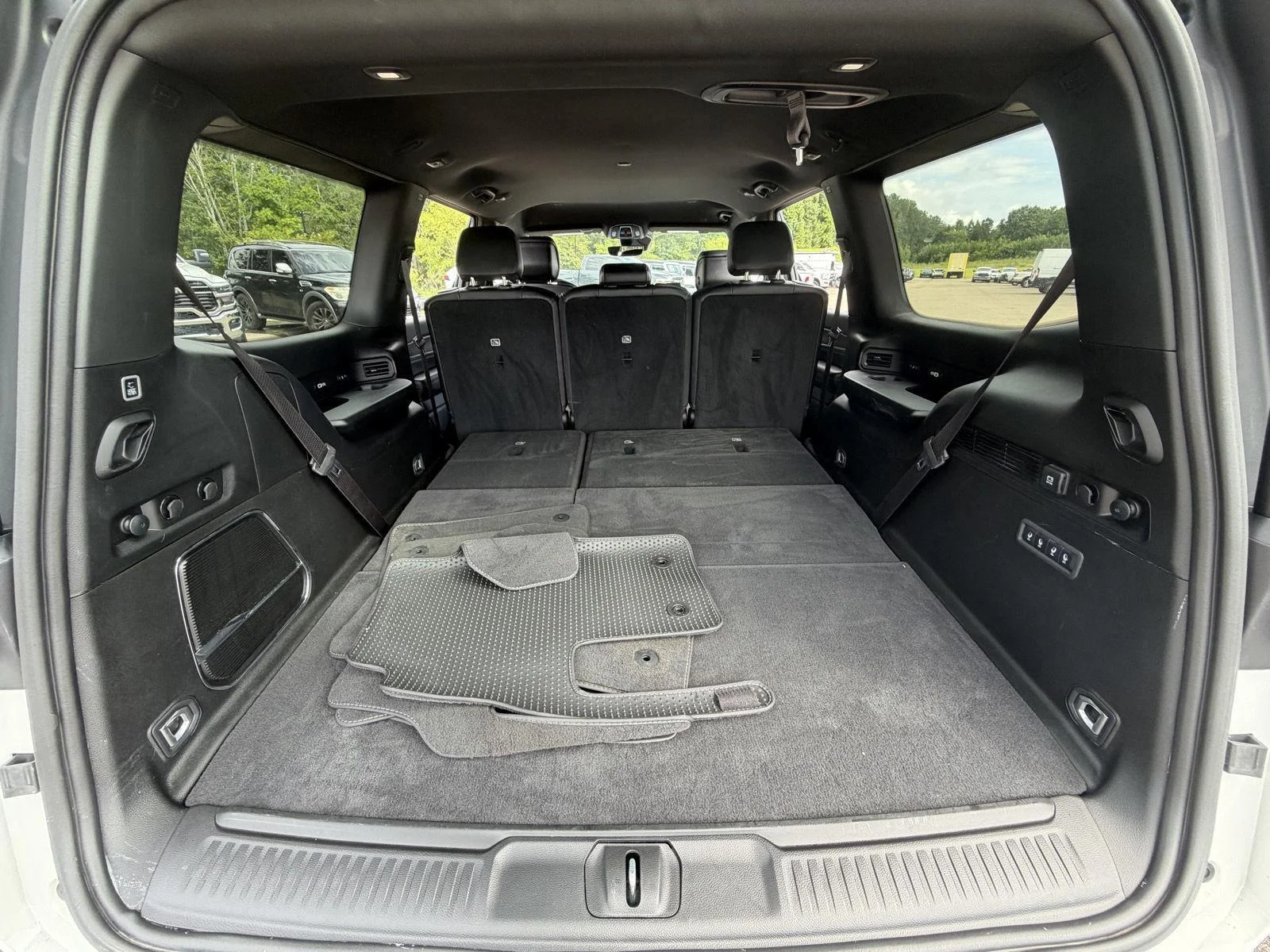 Used 2025 Bright White Clearcoat Jeep Series II image 18