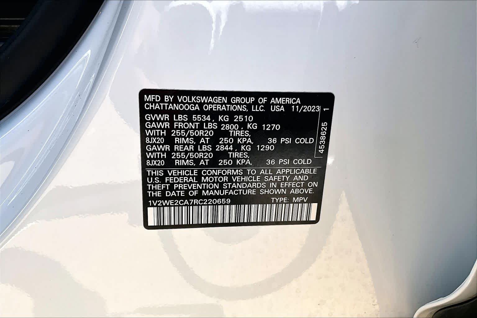 Used 2024 Pure White Volkswagen 2.0T SE w/Technology image 36