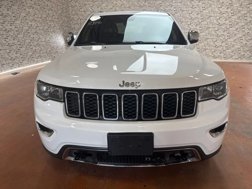Used 2022 White Jeep Limited image 2
