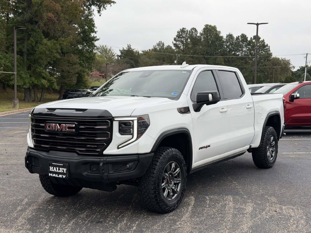 Used 2025 White GMC AT4X image 23