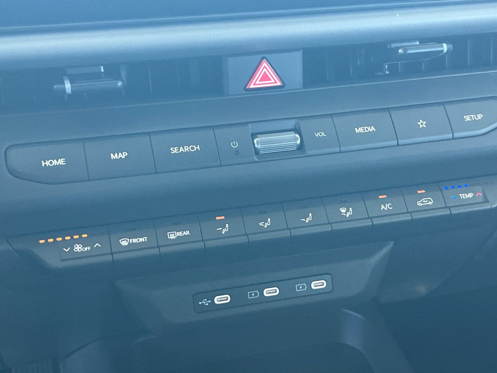 New 2027 Snow White Pearl Kia LX image 21