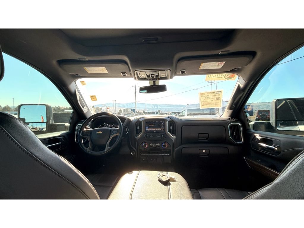 Used 2023 White Chevrolet High Country image 14