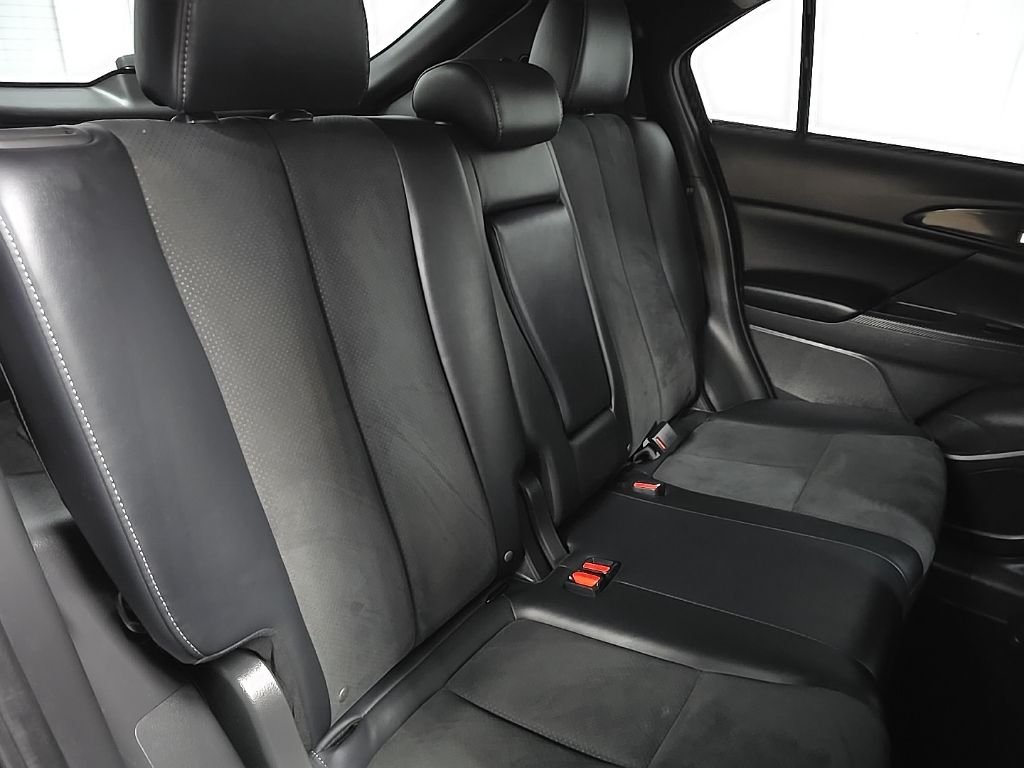 Used 2025 Labrador Black Pearl Mitsubishi SE image 19