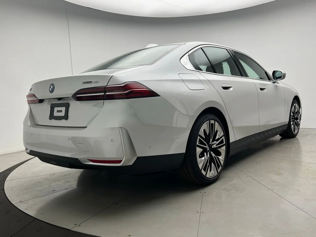 Used 2026 Mineral White Metallic BMW eDrive40 image 3