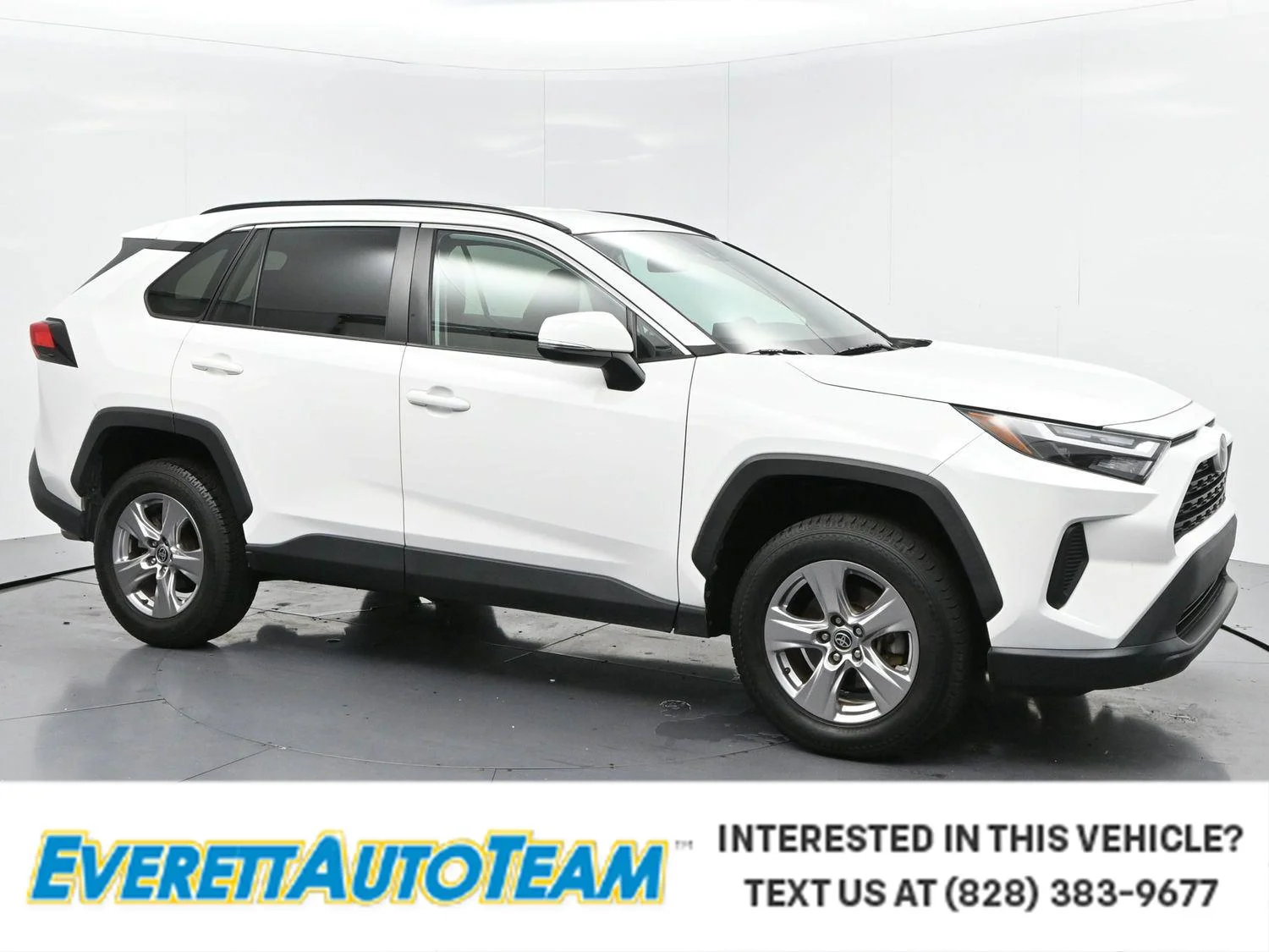 Used 2022 White Toyota XLE image 1