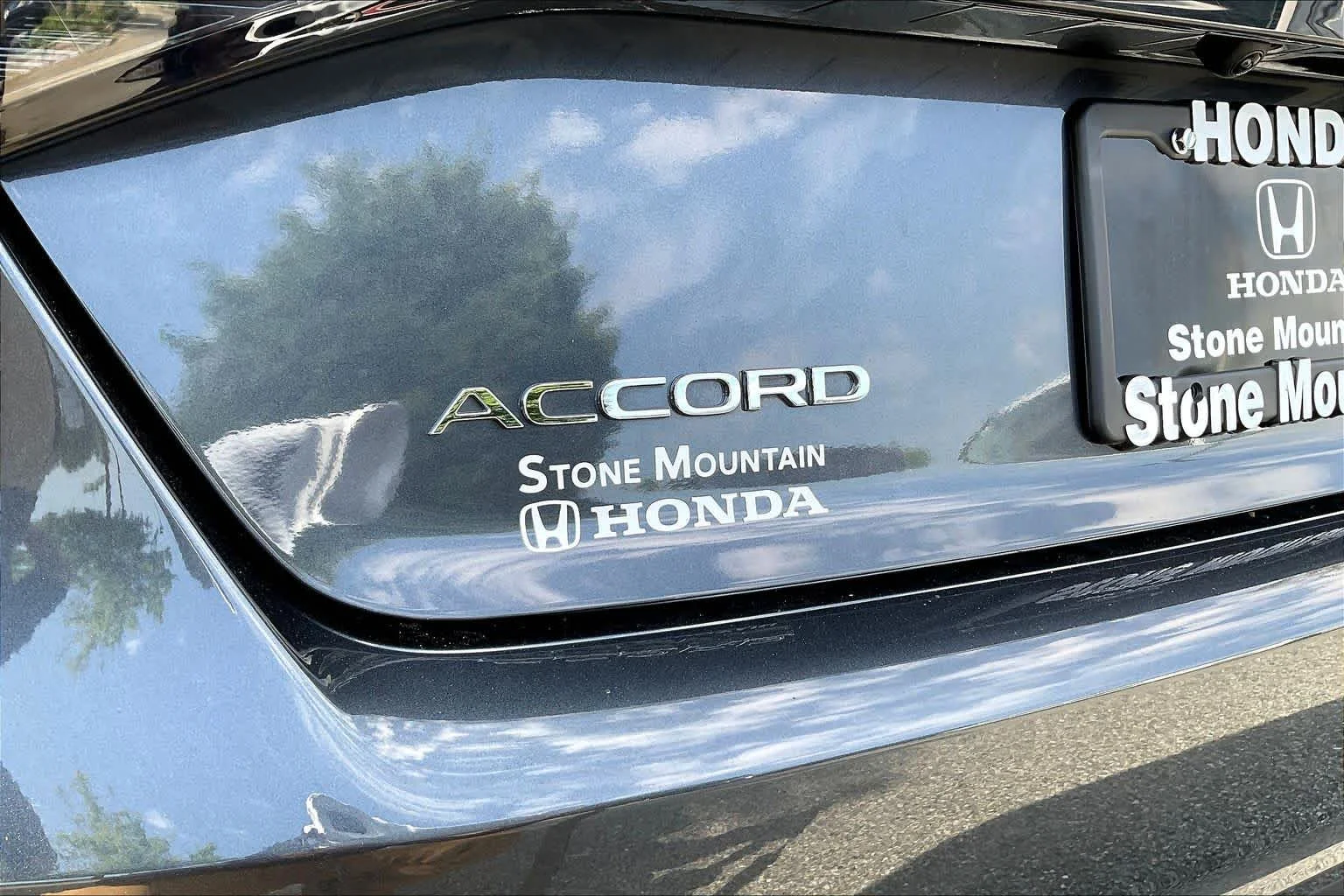 Used 2025 Meteorite Gray Metallic Honda LX image 29