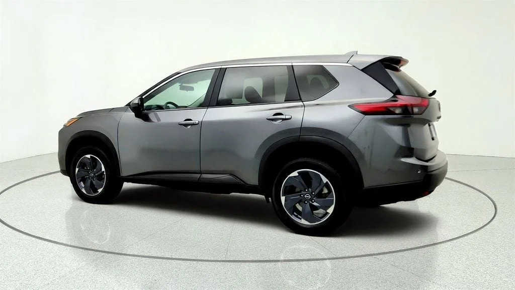 Used 2025 Gun Metallic Nissan FWD SV image 7