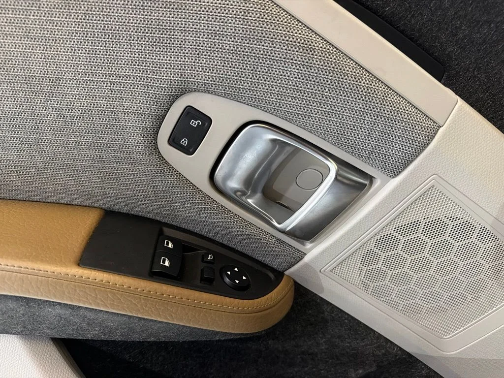 Used 2016 Orange BMW Base image 22