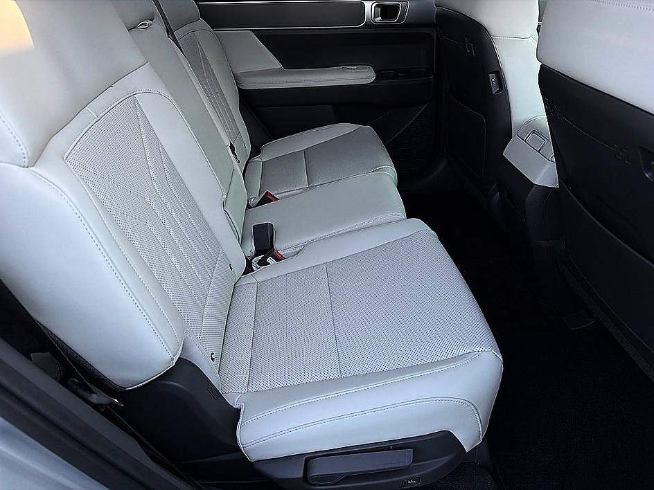 Used 2026 Shimmering Silver Hyundai SEL image 24