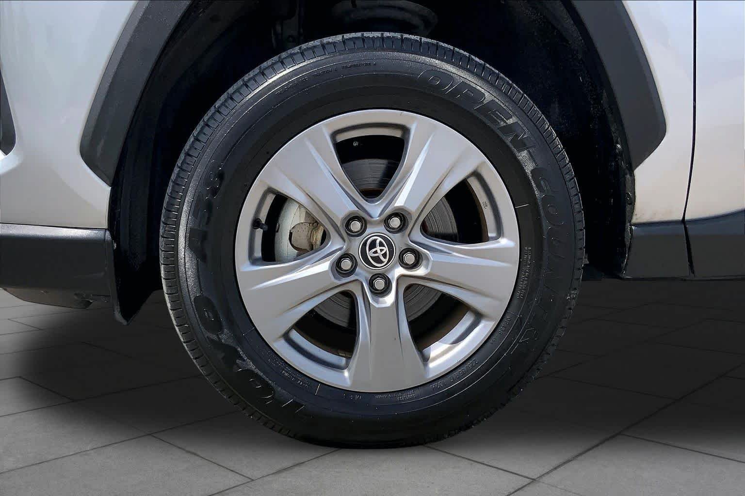 Used 2022 Silver Sky Metallic Toyota Hybrid XLE image 11