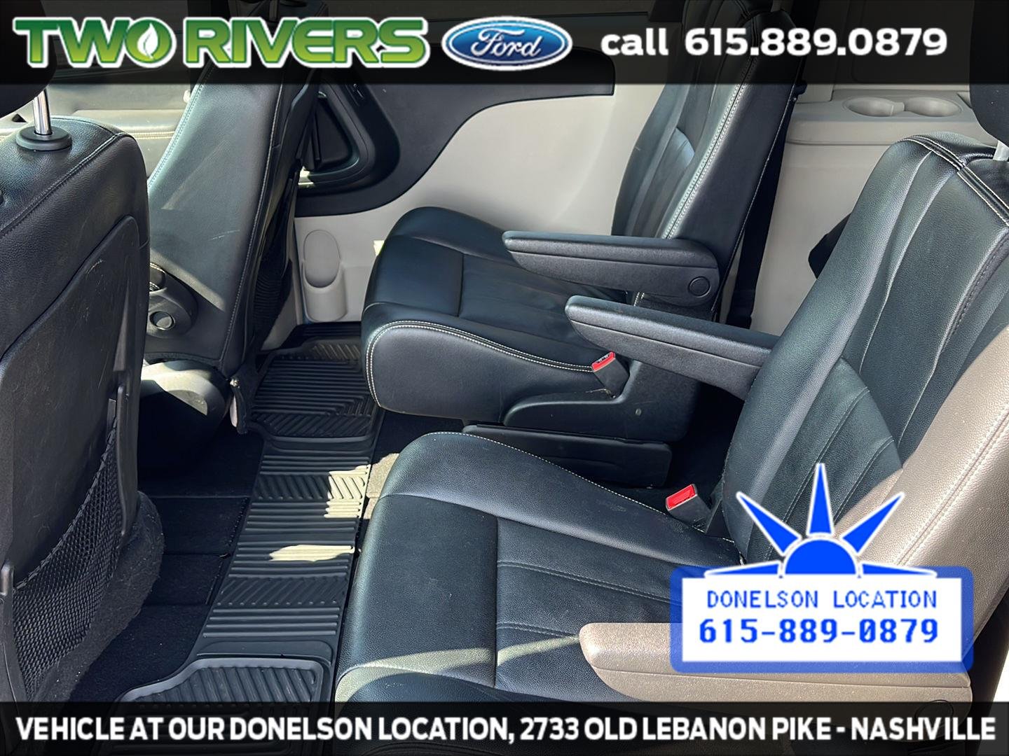 Used 2013 Crystal Blue Pearlcoat Chrysler Touring image 29