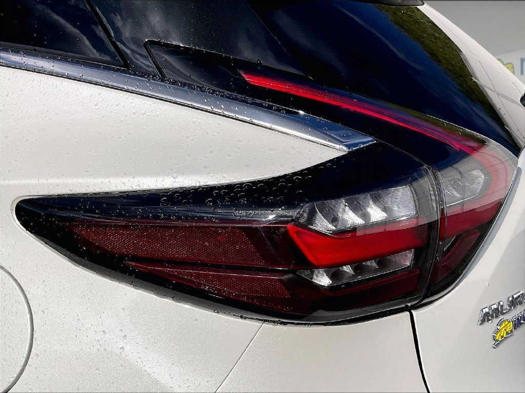 Used 2020 Pearl White Tricoat Nissan Platinum image 31