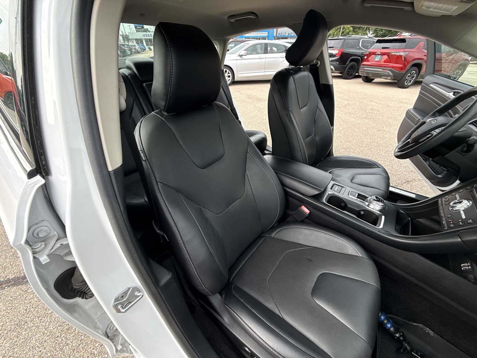 Used 2019 White Ford Titanium image 26