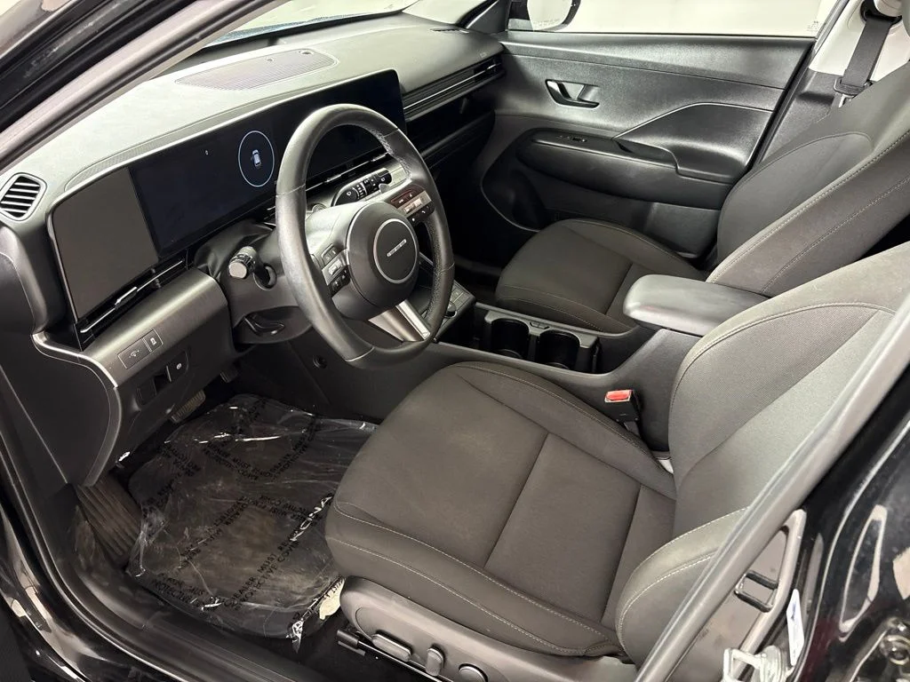 Used 2024 Black Hyundai SEL image 23
