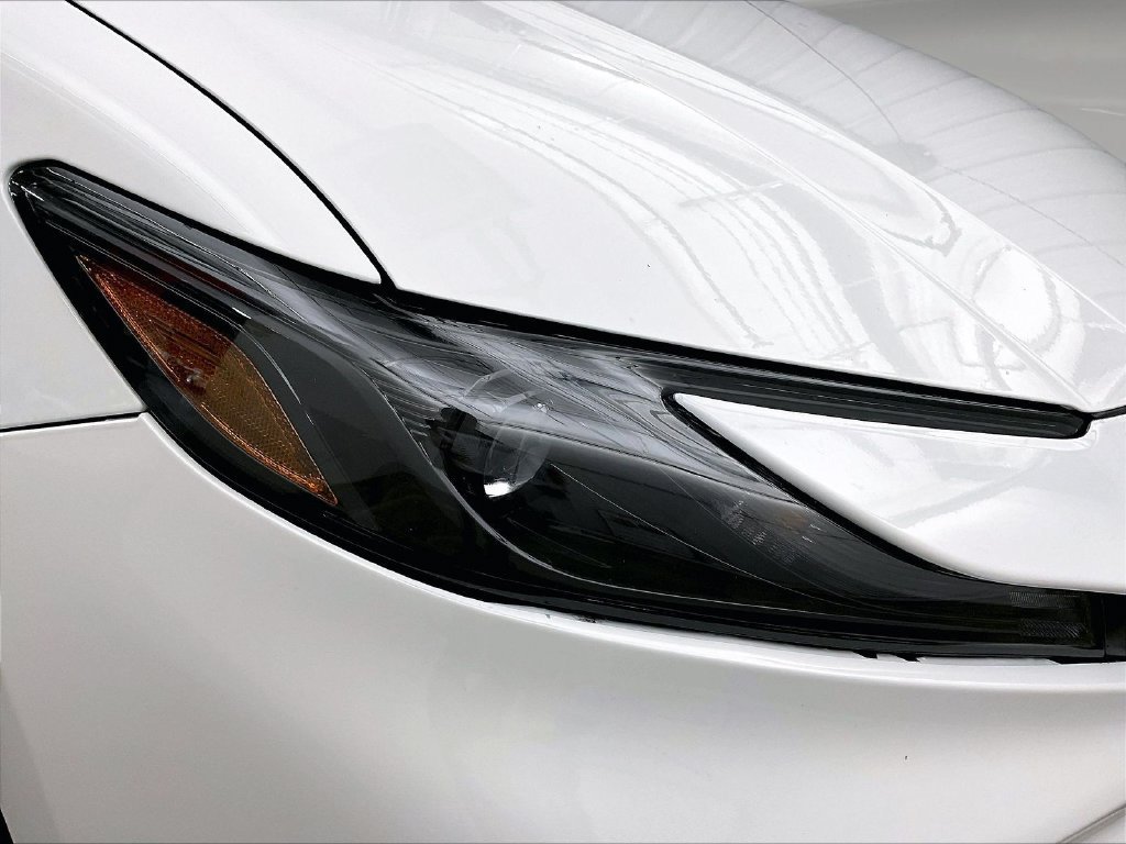 Used 2026 White Toyota LE image 33