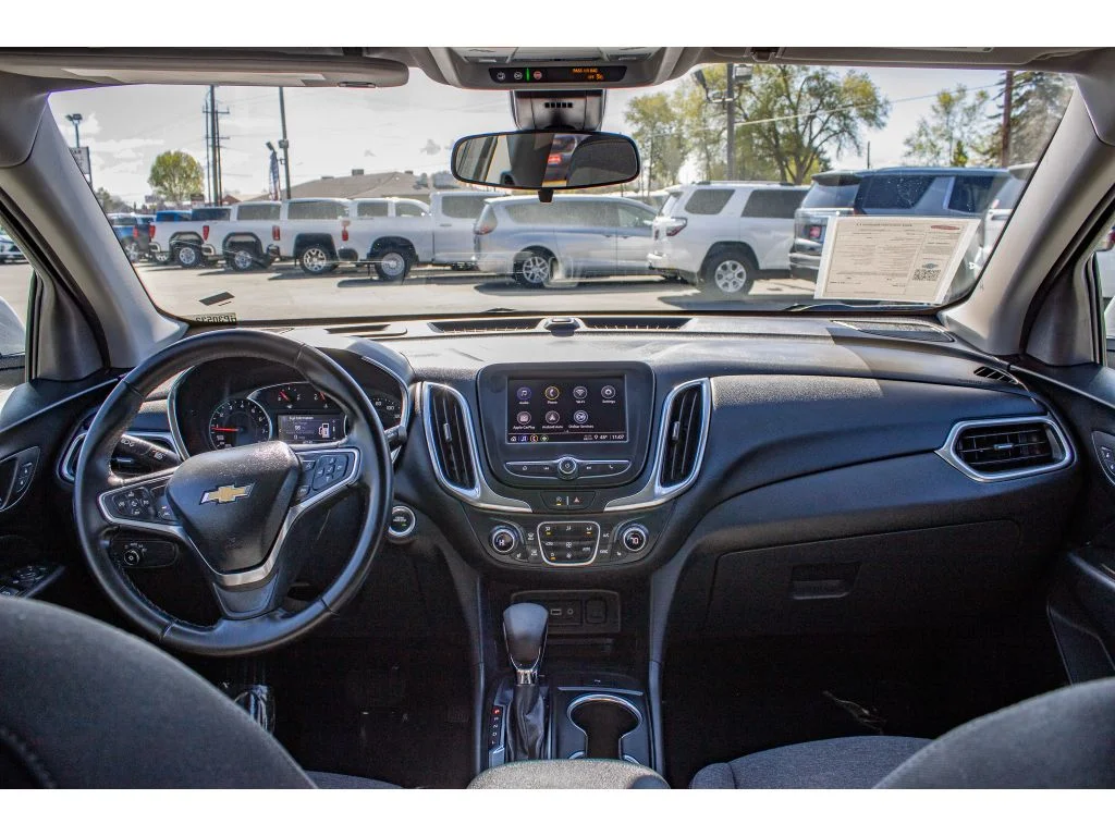 Used 2024 Summit White Chevrolet LT image 19