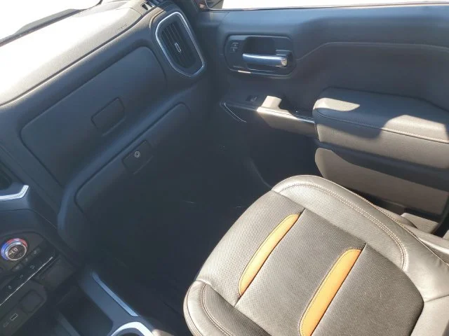 Used 2021 SUMMIT WHITE GMC AT4 image 32