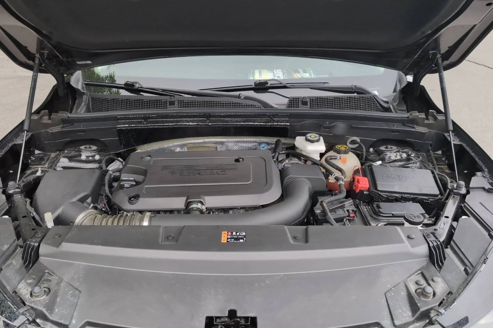 Used 2022 EBONY TWILIGHT METALLIC Buick Essence image 30