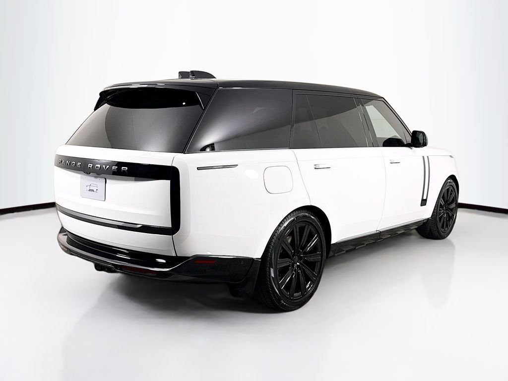 New 2026 Fuji White Land Rover SE image 5