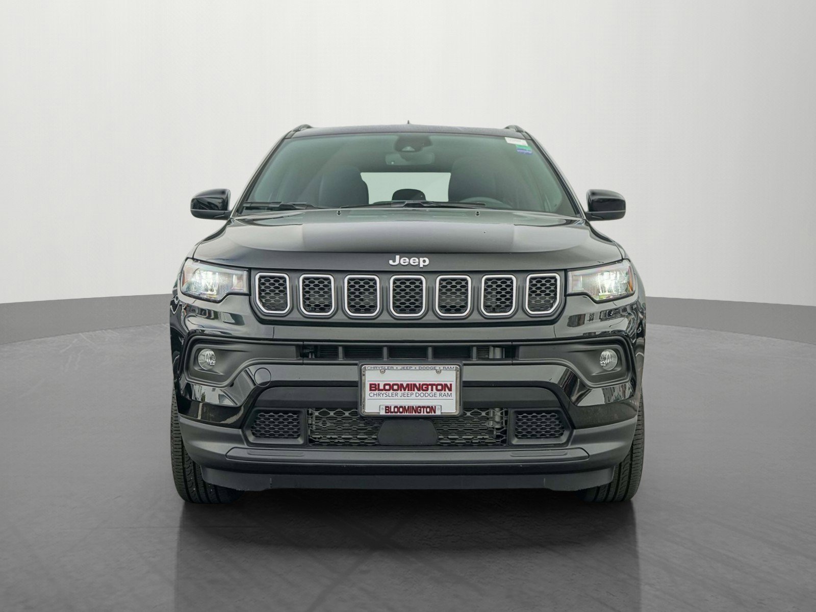 Used 2023 Jeep Compass Latitude Lux with VIN 3C4NJDFNXPT573305 for sale in Minneapolis, Minnesota