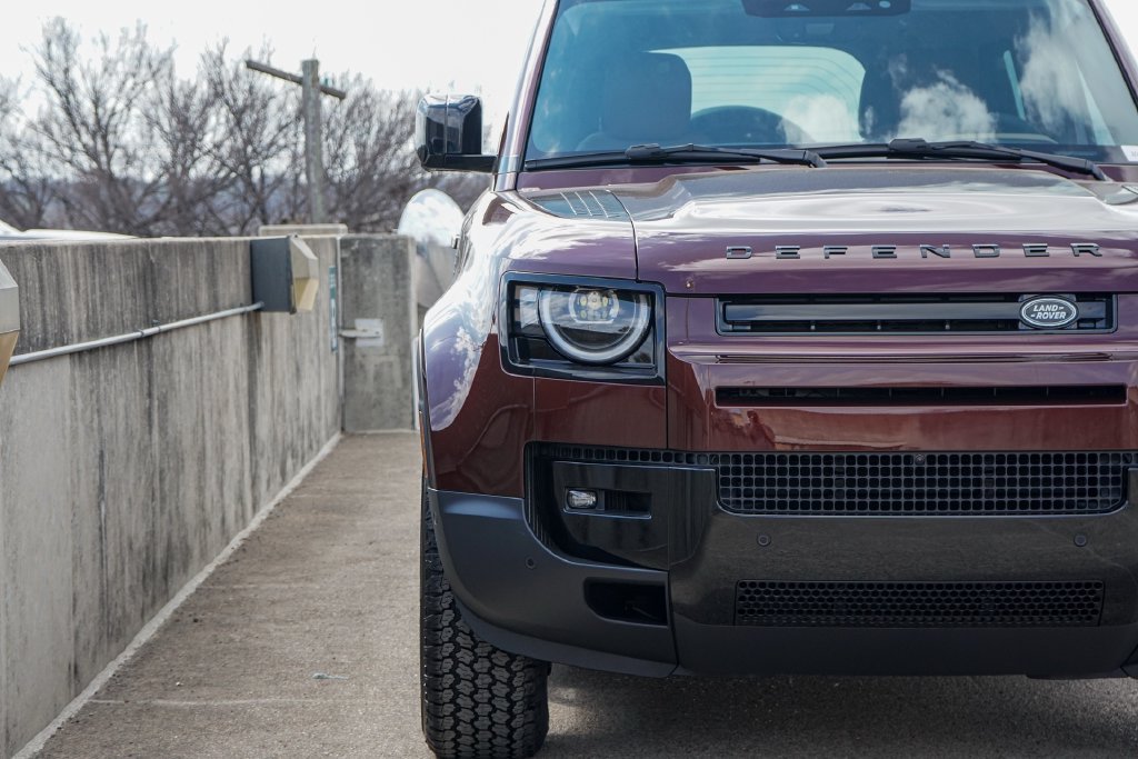 Used 2026 Sedona Red Metallic Land Rover S image 5
