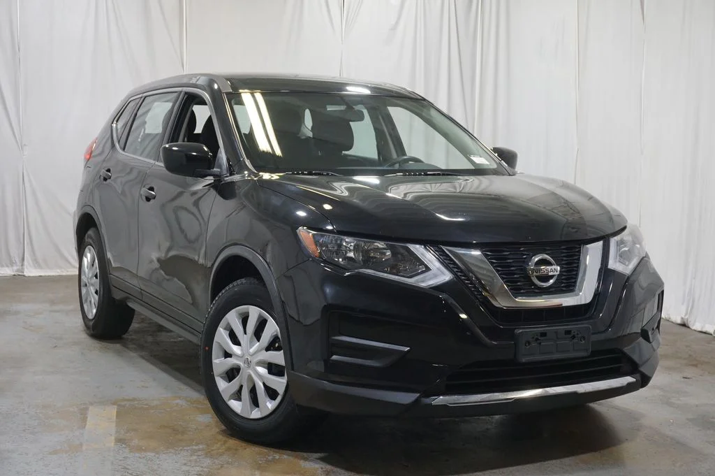 Used 2017 Nissan Rogue S with VIN JN8AT2MV2HW260068 for sale in Evanston, IL