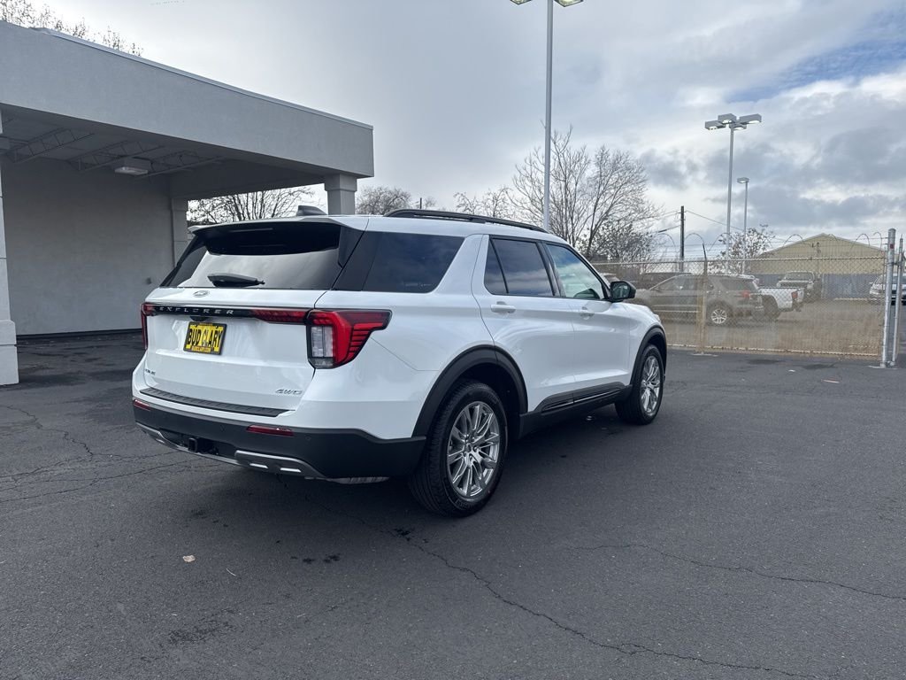 New 2026 Star White Metallic Tri-Coat Ford Active image 6
