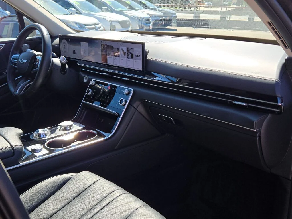 Used 2025 Gray Genesis 2.5T image 7