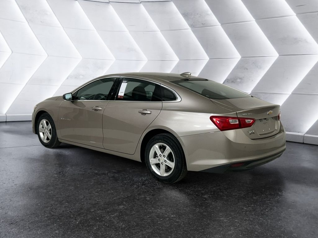 Used 2023 Gray Chevrolet LT image 6