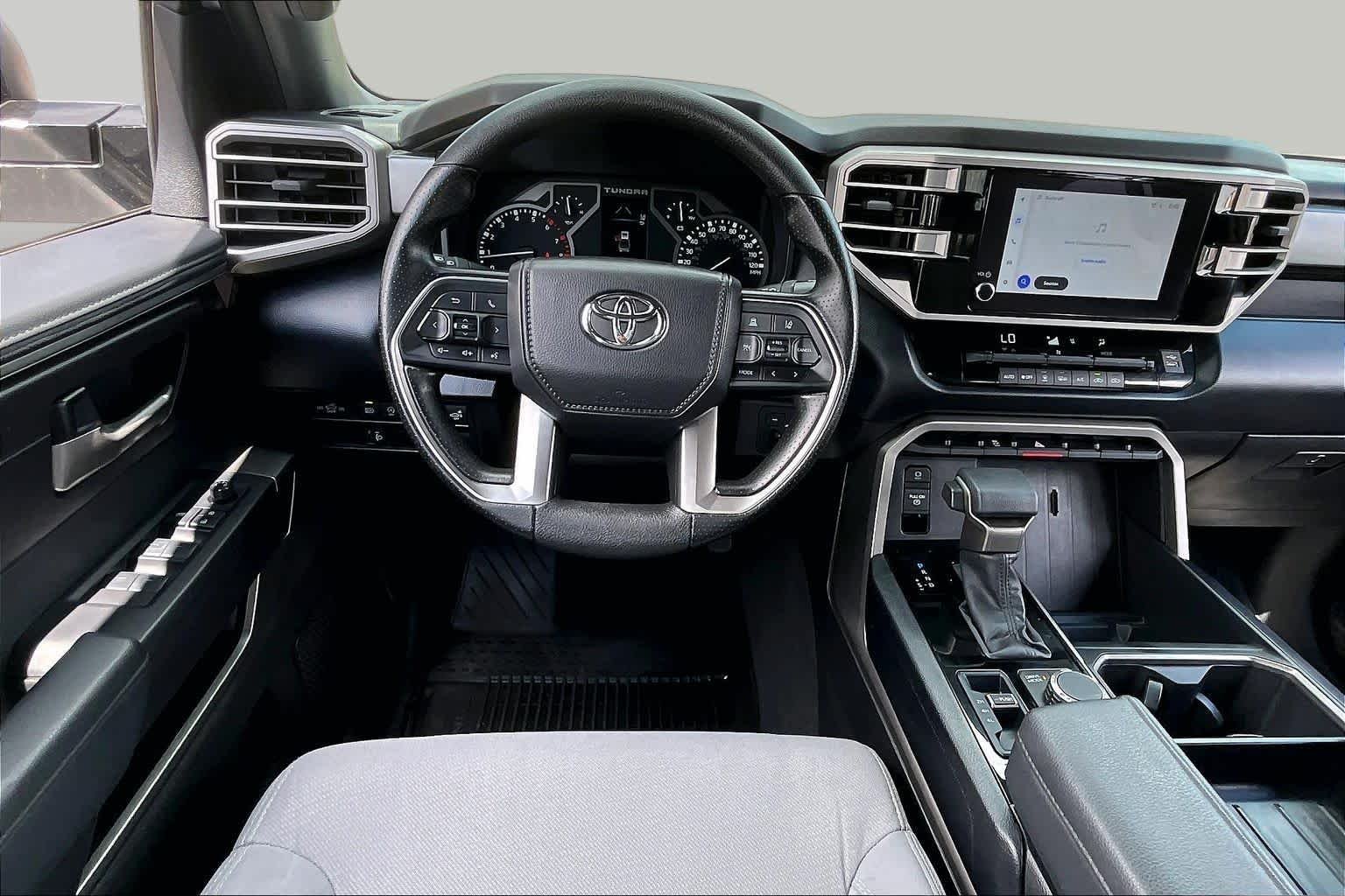 Used 2025 Ice Cap Toyota SR5 image 6