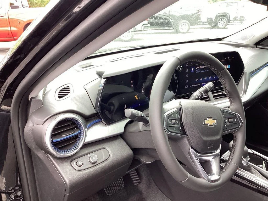 New 2026 Mosaic Black Metallic Chevrolet LT image 9