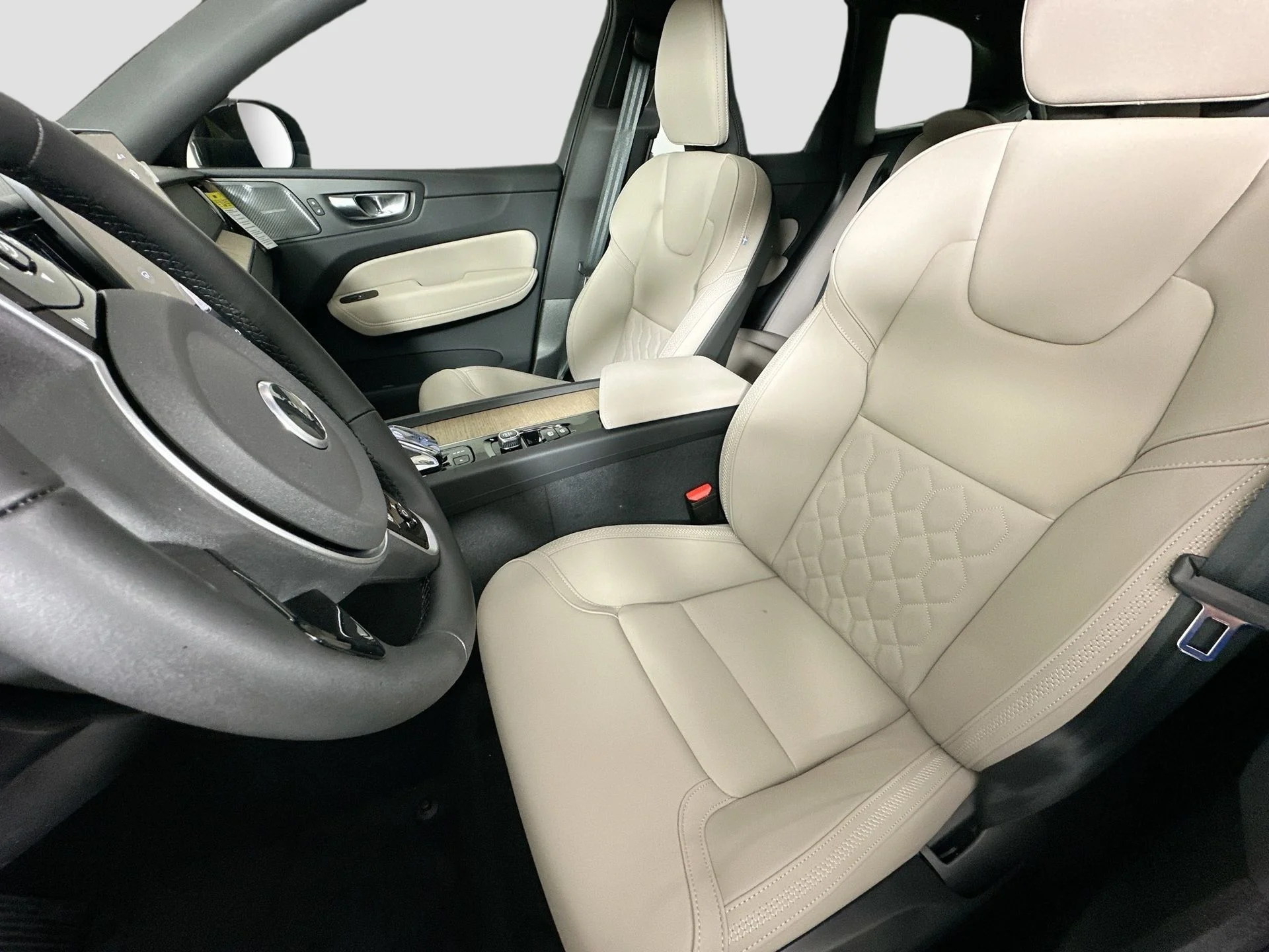 New 2026 Mulberry Red Volvo Plus image 22
