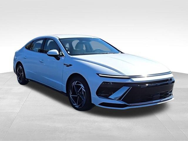 New 2026 White Hyundai SEL Sport image 2